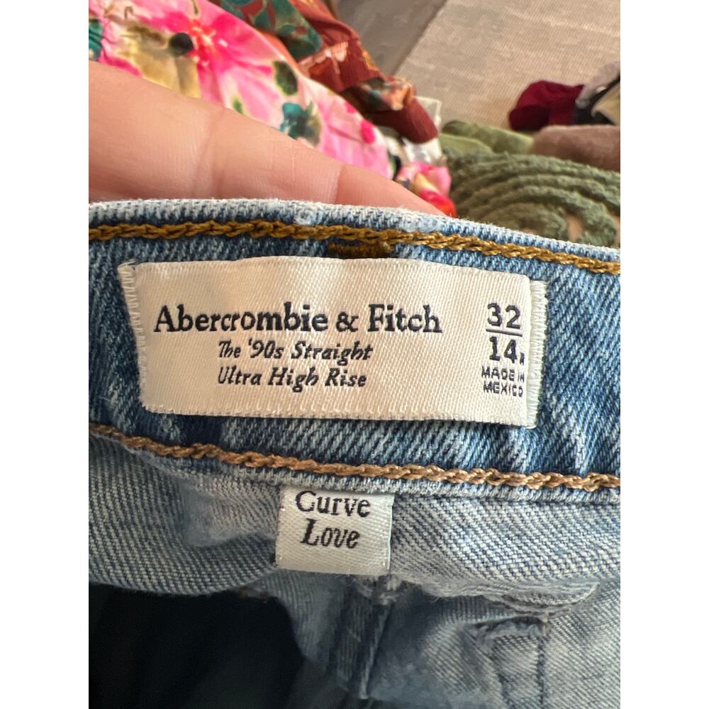 Abercrombie & Fitch size 14 The 90’s Straight jeans - Picture 3 of 4